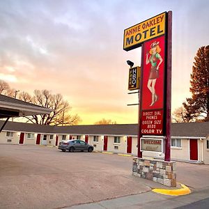 Annie Oakley Motel Oakley